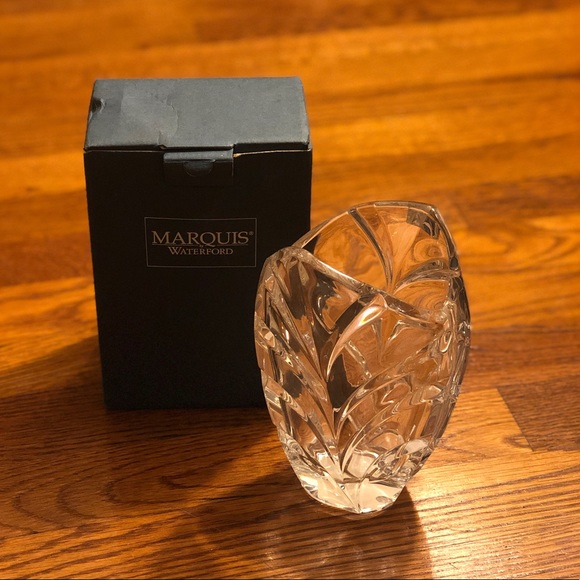 [New] Marquis Waterford 6.75” Palma Vase - Picture 1 of 3
